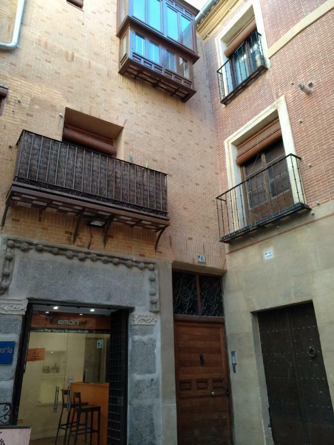 El Patio Del Convento Apartment Toledo Bagian luar foto